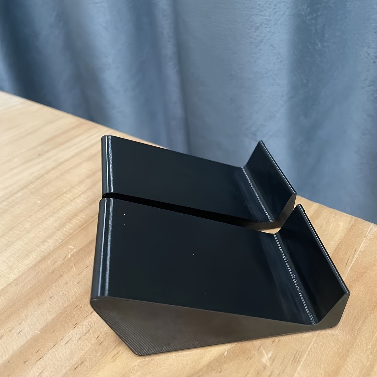 Uniwersalna, regulowana podsta – Home Cinema Rack recenzja i cena